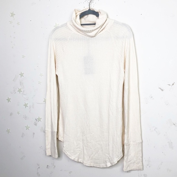 CHASER waffle knit light weight thermal turtleneck tunic. - Picture 3 of 13